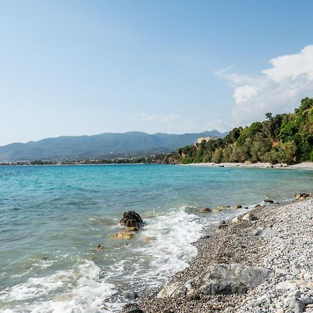 Thea Seaview Luxury Living Villa Каламата Екстериор снимка
