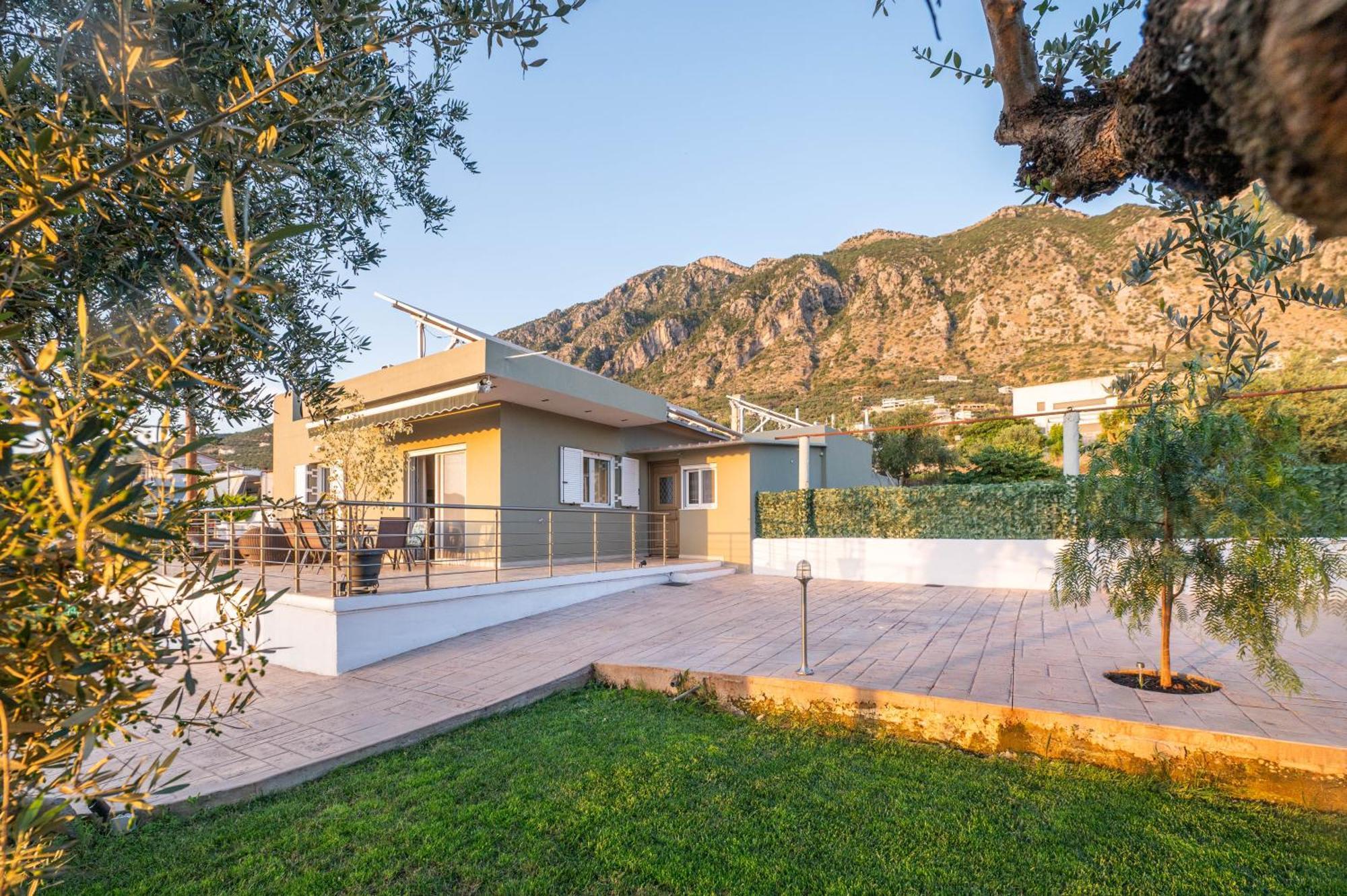 Thea Seaview Luxury Living Villa Каламата Екстериор снимка