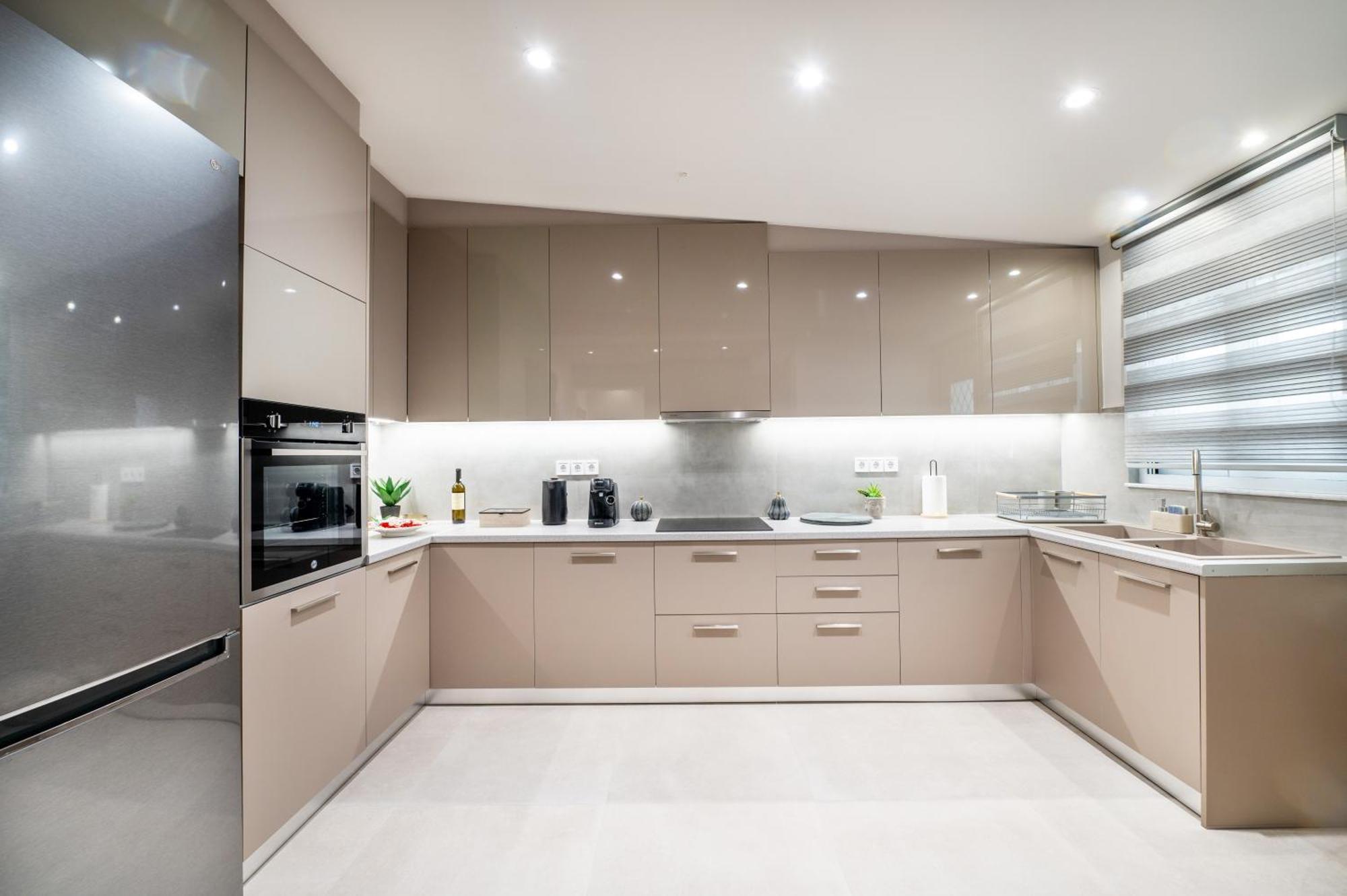 Thea Seaview Luxury Living Villa Каламата Екстериор снимка