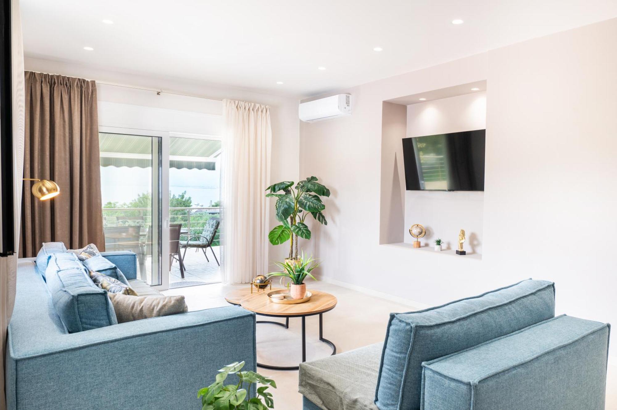 Thea Seaview Luxury Living Villa Каламата Екстериор снимка