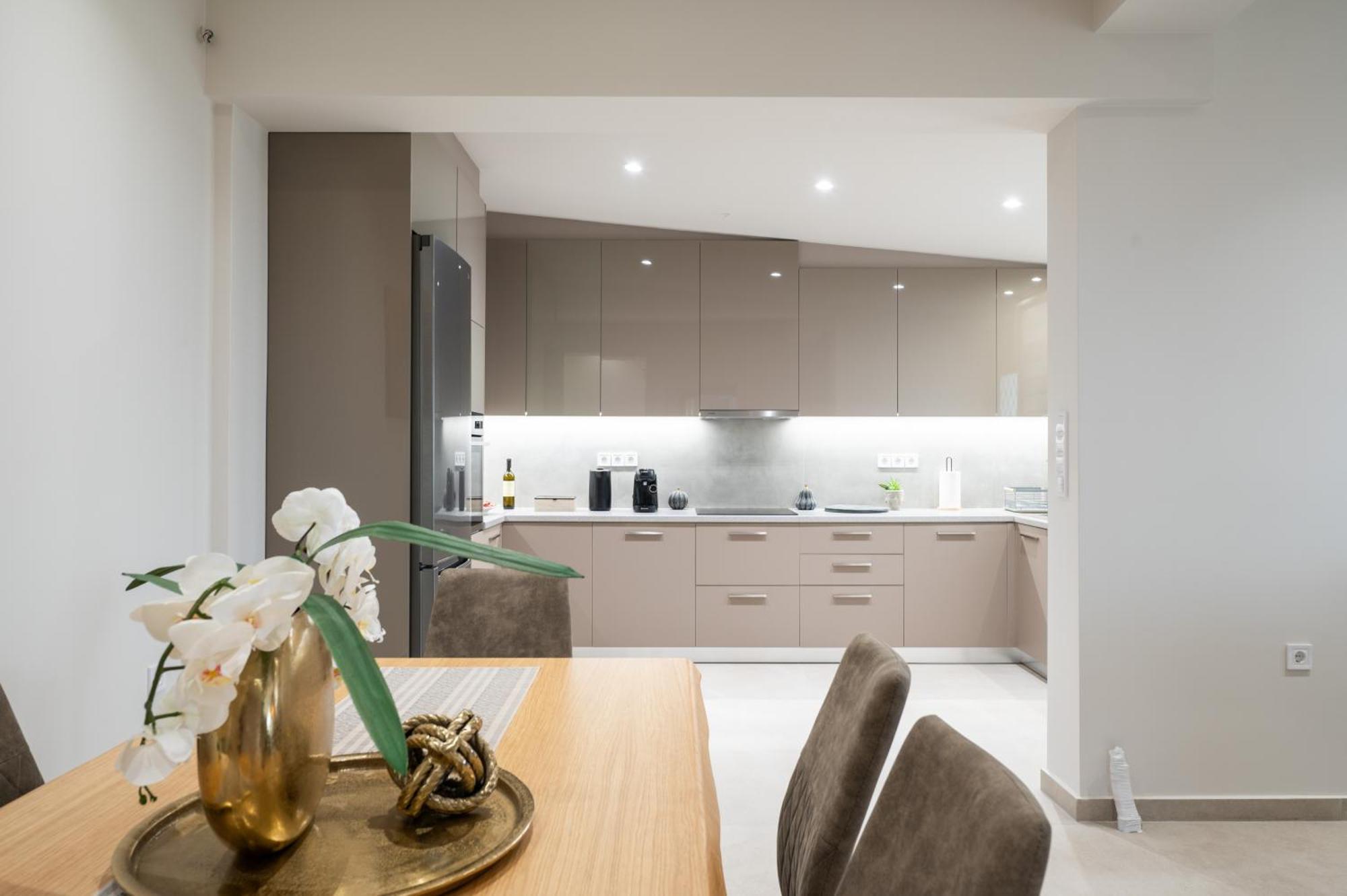 Thea Seaview Luxury Living Villa Каламата Екстериор снимка