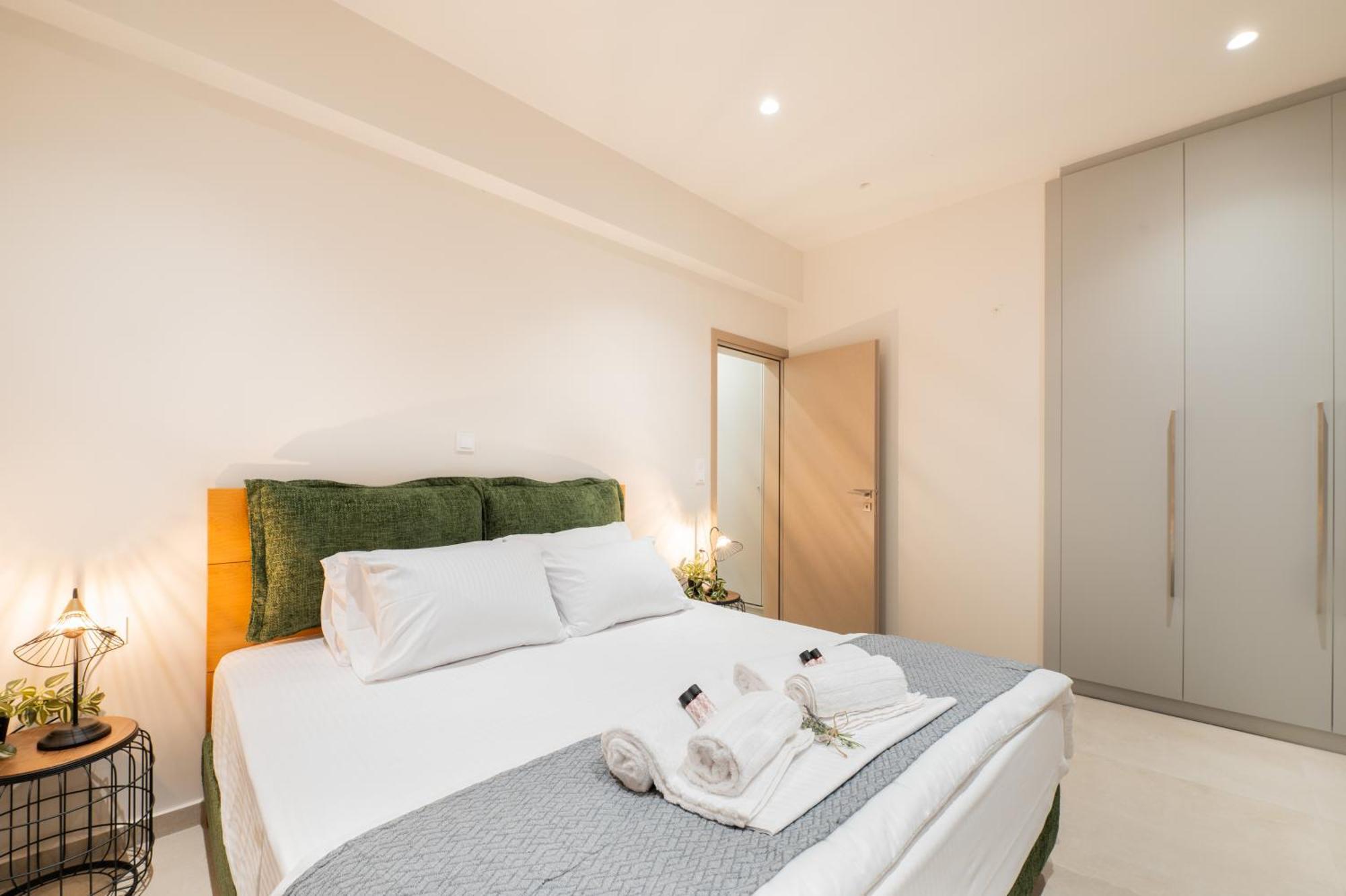 Thea Seaview Luxury Living Villa Каламата Екстериор снимка