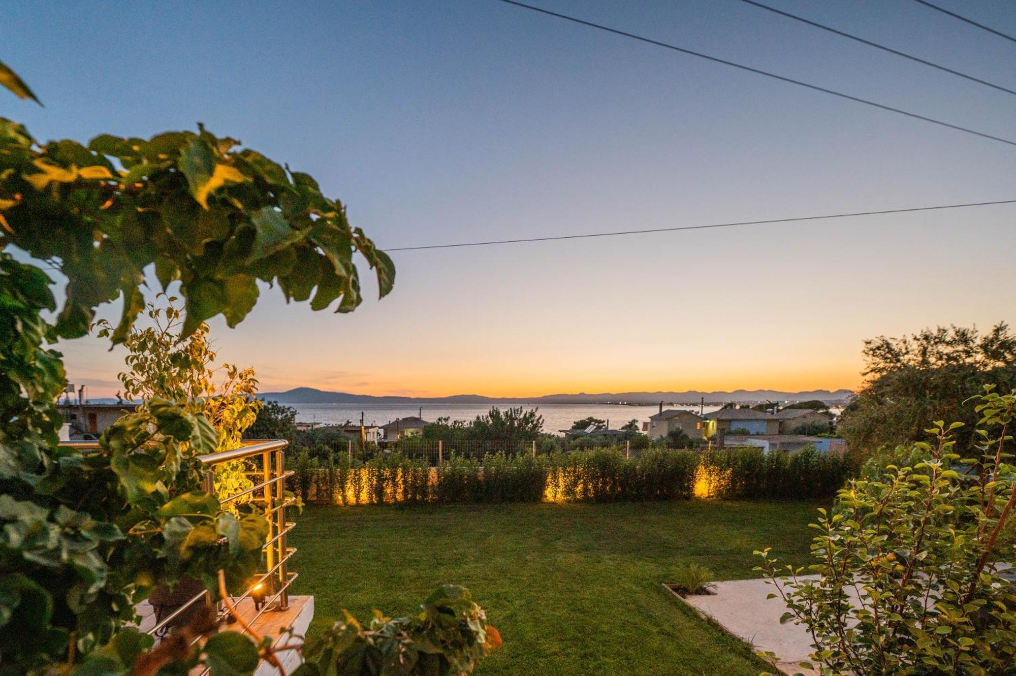 Thea Seaview Luxury Living Villa Каламата Екстериор снимка